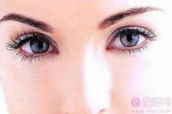 女性眼睛要是很大的话，那真的是漂亮，不过天生就有大眼睛的人是少数，